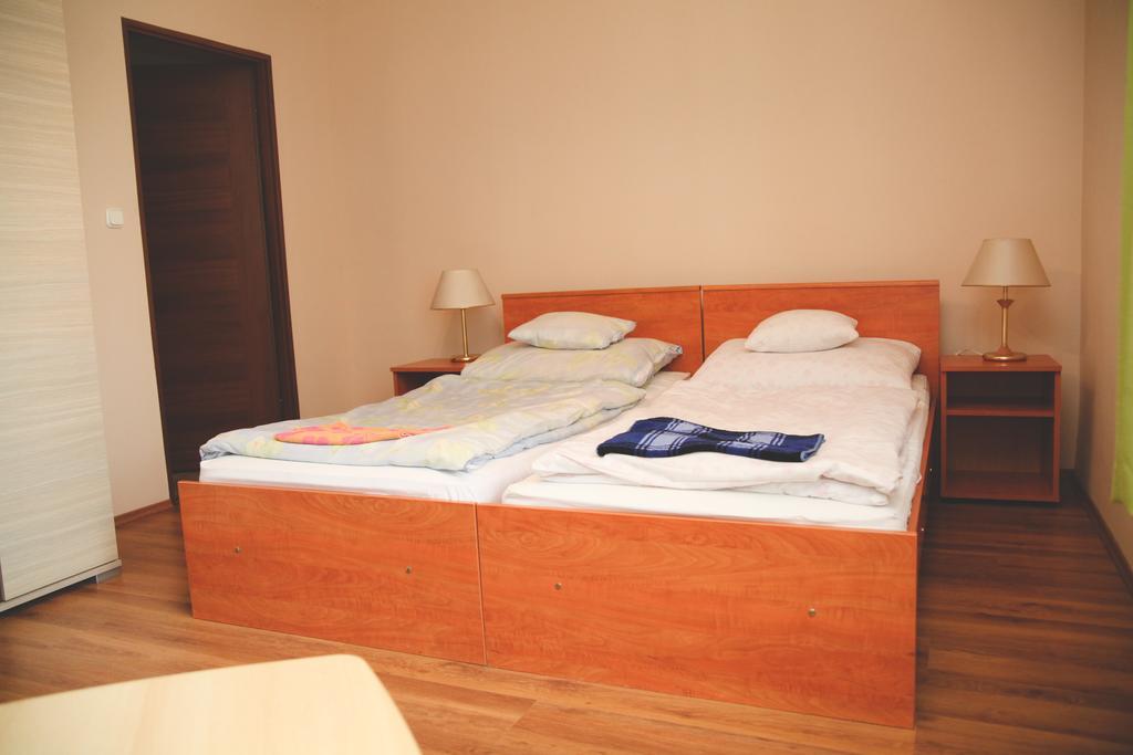 Borostyankert Etterem & Vendeghaz Hotel Sitke ภายนอก รูปภาพ